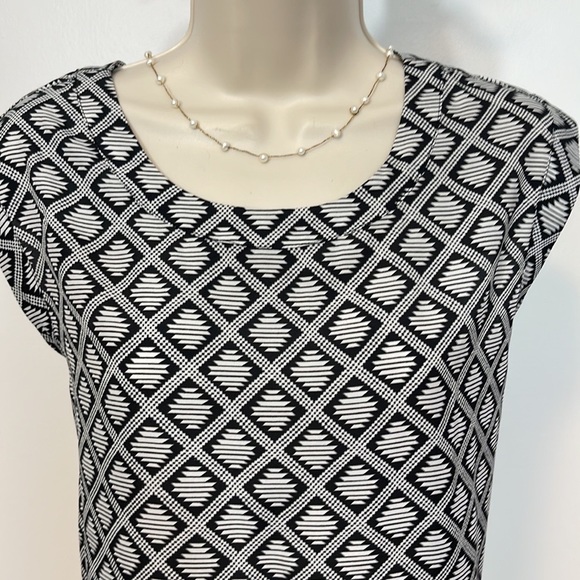 J. Crew Black & White Printed Drapey Sleeveless Top - Picture 3 of 4